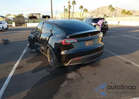 2022 Tesla Model Y Performance Dual Motor All-Wheel Drive z USA, uszkodzony, nr VIN 7SAYGDEF1NF575190